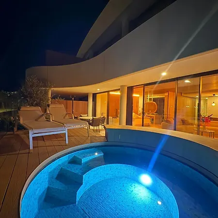 Luxury 2 Bed South El Higueron With Private Plunge Pool