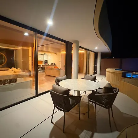 Luxury 2 Bed South El Higueron With Private Plunge Pool Apartmán *